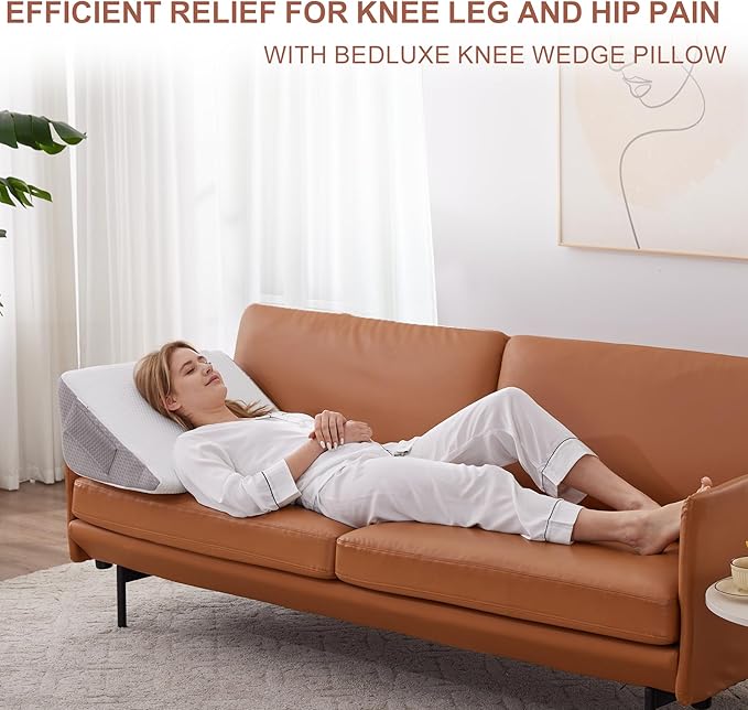 Knee Wedge Pillow, Memory Foam Leg Pillow Bed Wedge for Sleeping, Post Surgery Triangle Pillow Wedge for Knee Support, Leg Elevation, Knee Hip Back Pain Relief (23.6" x 26" x 10", Extra Large, White)